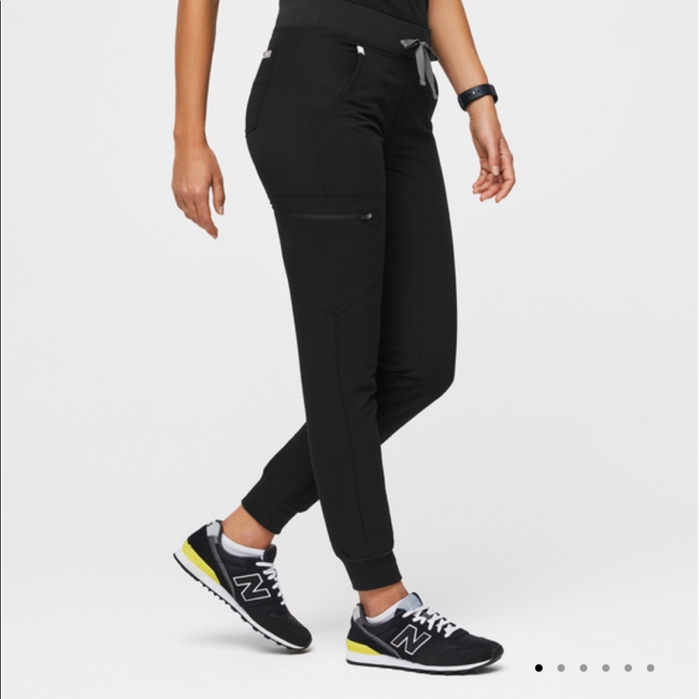 FIGS women's Zamora™ Jogger Scrub Pants - Petite Jogger Scrub Pants - XS